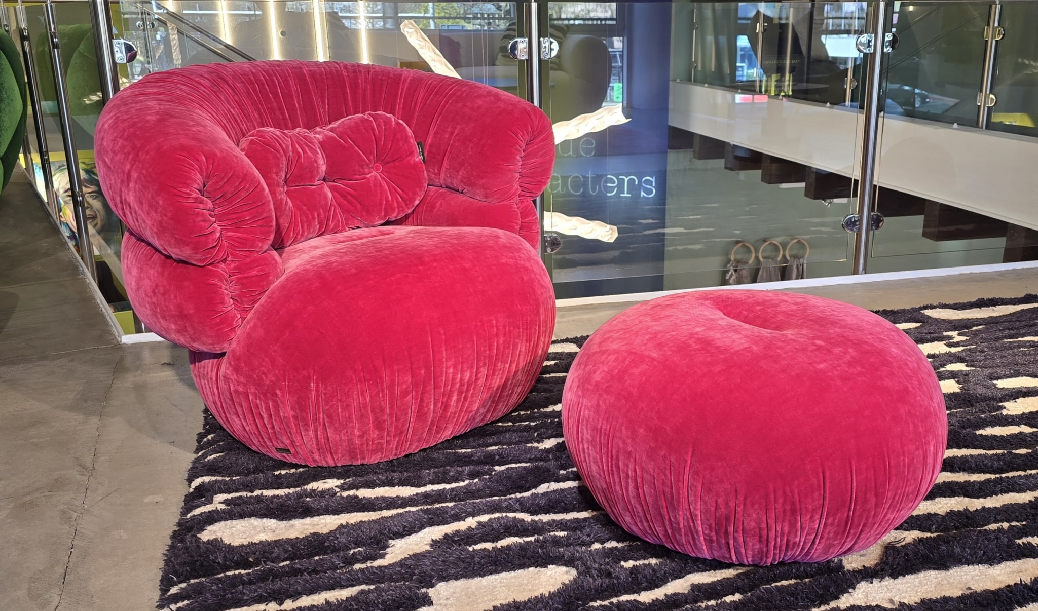 Sessel und Hocker von Bretz